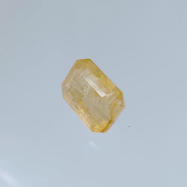Yellow Sapphire - 6.80 carats