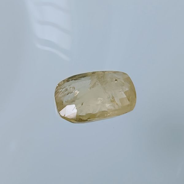 Yellow Sapphire - 6.80 carats
