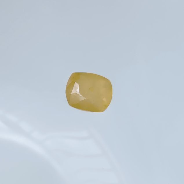 Yellow Sapphire - 3.91 carats