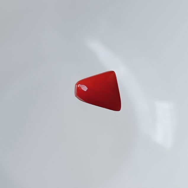 Red Coral Triangle 2.6 carats 