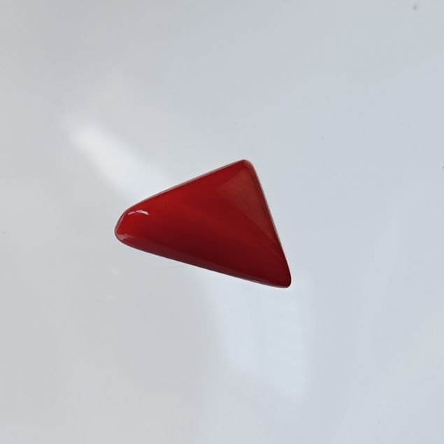 Red Coral Triangle 6.1 carats 