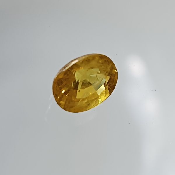 Yellow Sapphire - 1.58 carats  