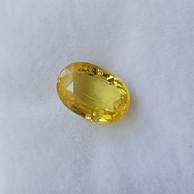 Yellow Sapphire - 1.35 carats