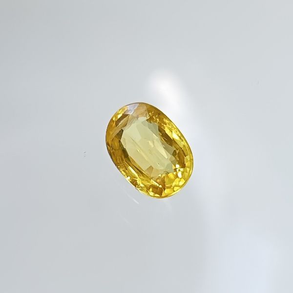 Yellow Sapphire - 1.35 carats