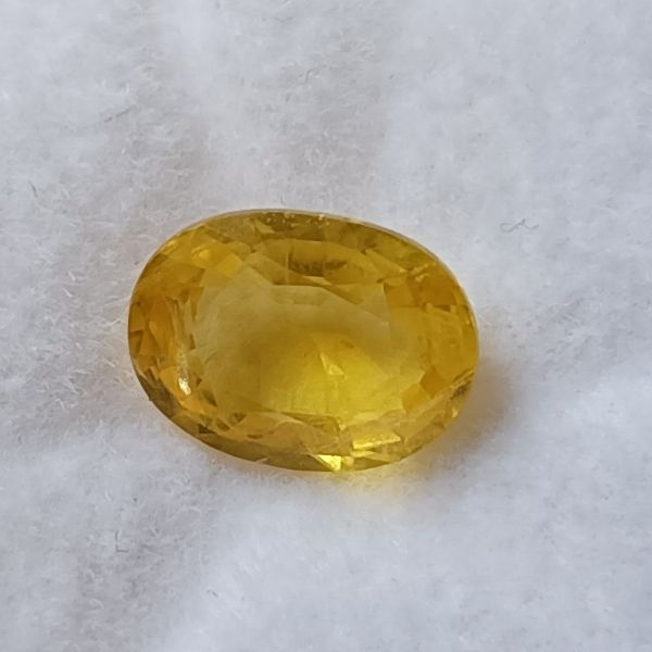 Yellow Sapphire - 1.93 carats