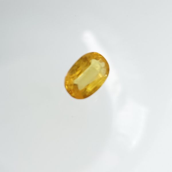 Yellow Sapphire - 1.55 carats