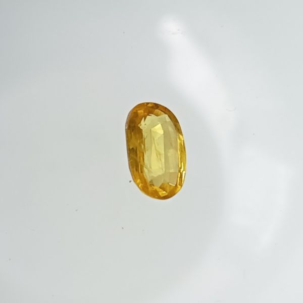 Yellow Sapphire - 1.55 carats