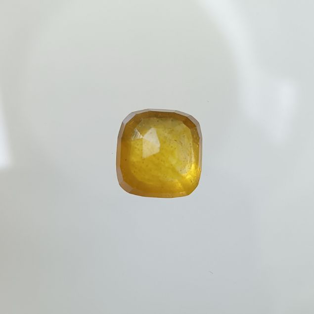 Yellow Sapphire 3.52 carats Bangkok 