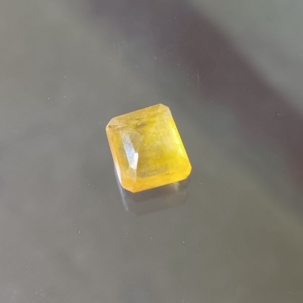 Yellow Sapphire 3.74 carats Bangkok