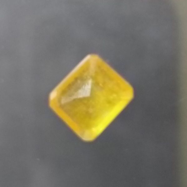 Yellow Sapphire 3.74 carats Bangkok
