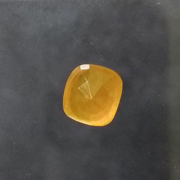 Yellow Sapphire 4.31 carats Bangkok