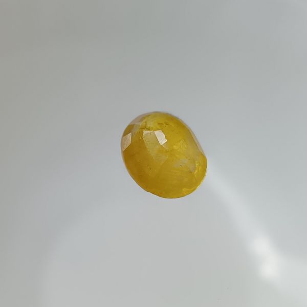 Yellow Sapphire 4.31 carats Bangkok