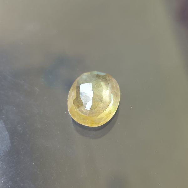 Yellow Sapphire 4.81 carats Bangkok