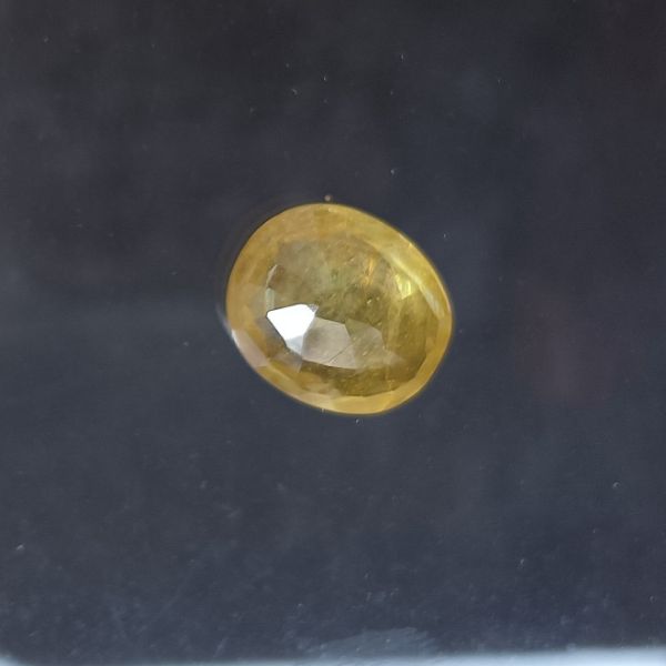 Yellow Sapphire 4.81 carats Bangkok