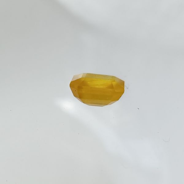 Yellow Sapphire 5.05 carats Bangkok