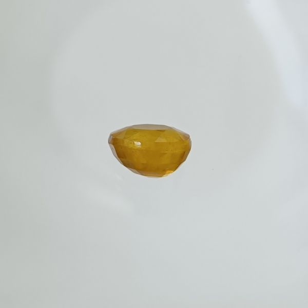 Yellow Sapphire 5.56 carats Bangkok 