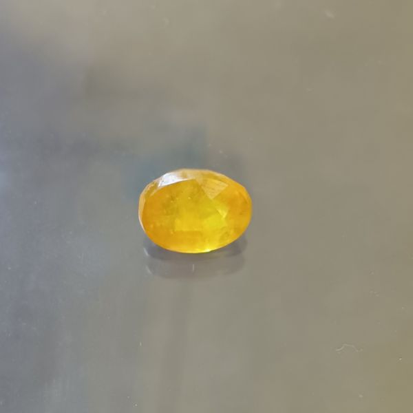 Yellow Sapphire 5.56 carats Bangkok 