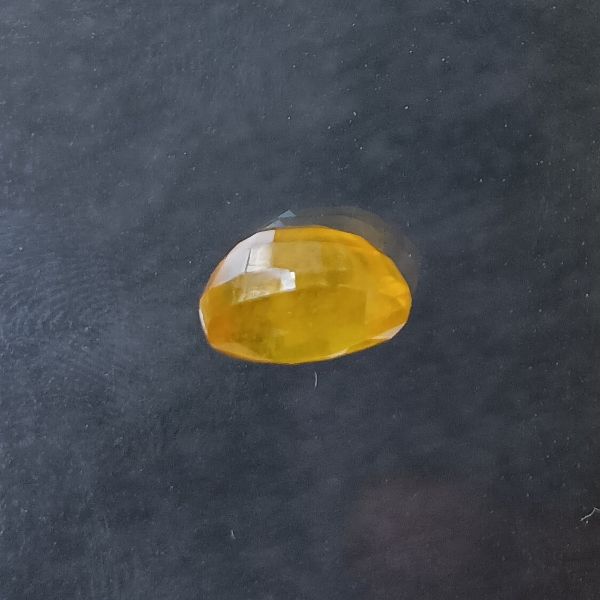 Yellow Sapphire 5.56 carats Bangkok 