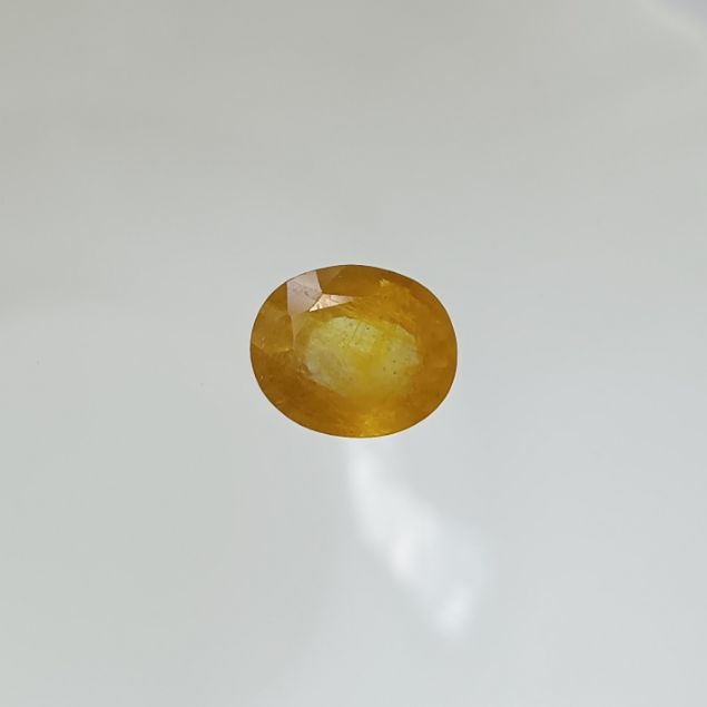 Yellow Sapphire 5.60 carats Bangkok