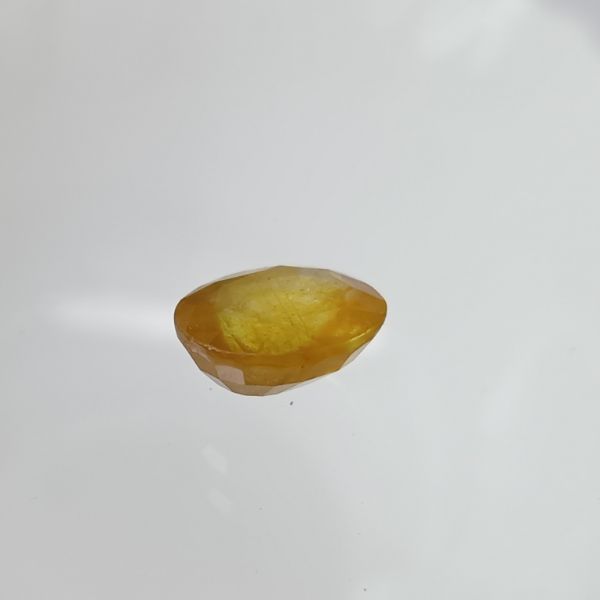 Yellow Sapphire 5.60 carats Bangkok