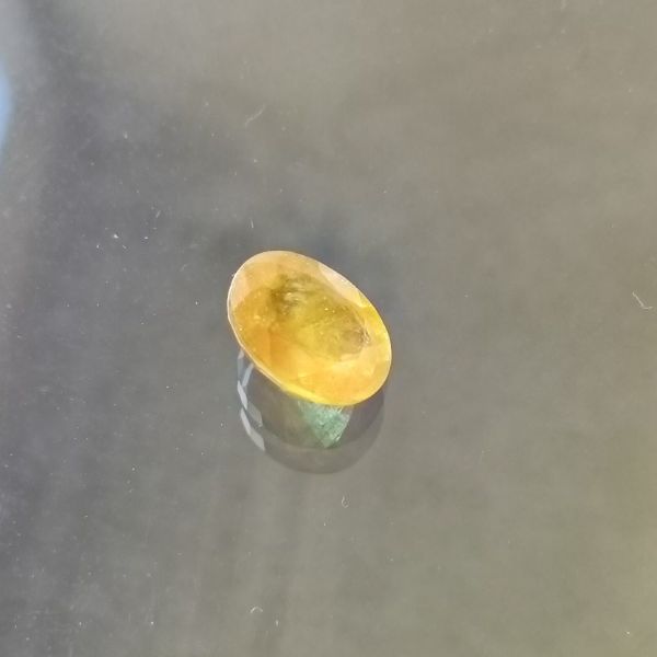 Yellow Sapphire 5.60 carats Bangkok