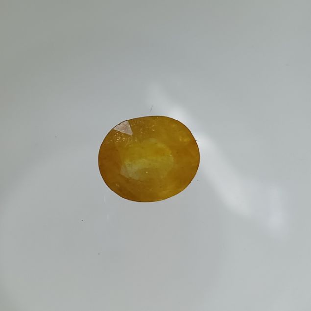 Yellow Sapphire 5.76 carats Bangkok