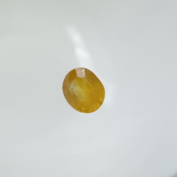 Yellow Sapphire 5.76 carats Bangkok