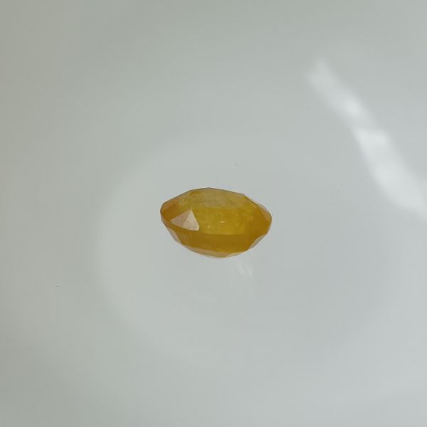 Yellow Sapphire 5.76 carats Bangkok