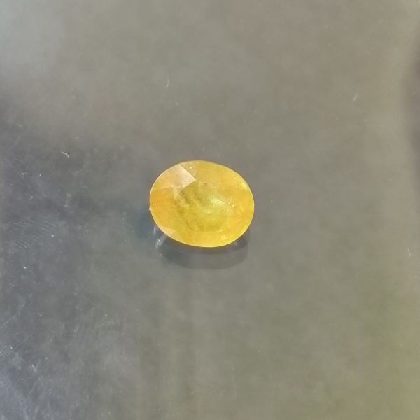 Yellow Sapphire 5.76 carats Bangkok