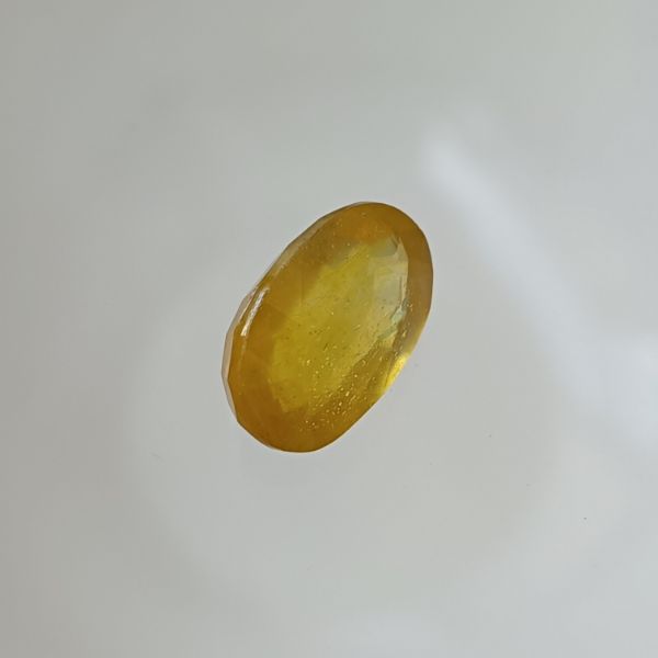 Yellow Sapphire 5.77 carats Bangkok
