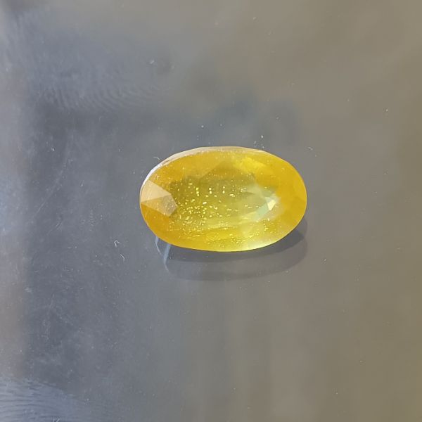 Yellow Sapphire 5.77 carats Bangkok