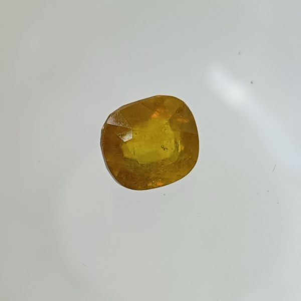 Yellow Sapphire 5.81 carats Bangkok