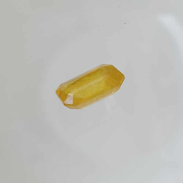 Yellow Sapphire 5.86 carats Bangkok