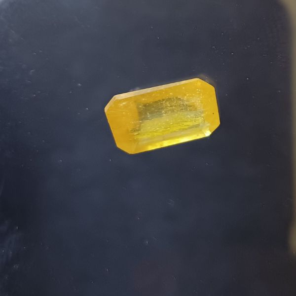 Yellow Sapphire 5.86 carats Bangkok