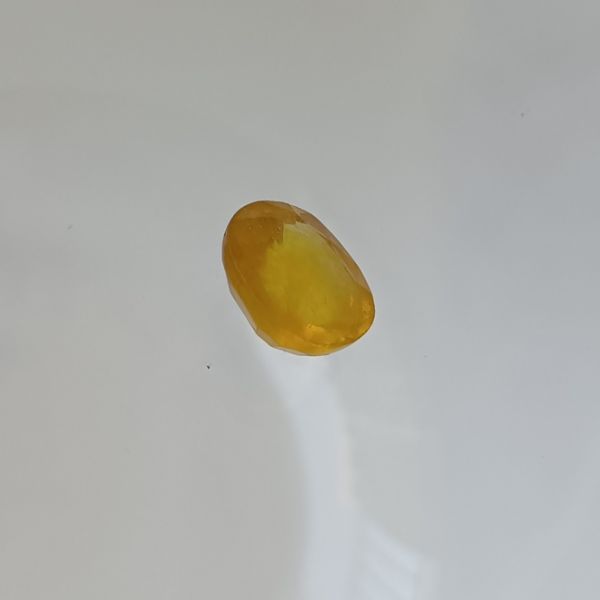 Yellow Sapphire 6.93 carats Bangkok