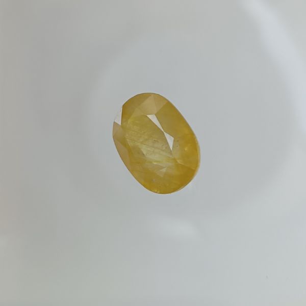 Yellow Sapphire 6.95 carats Bangkok