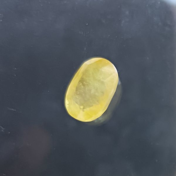 Yellow Sapphire 6.95 carats Bangkok