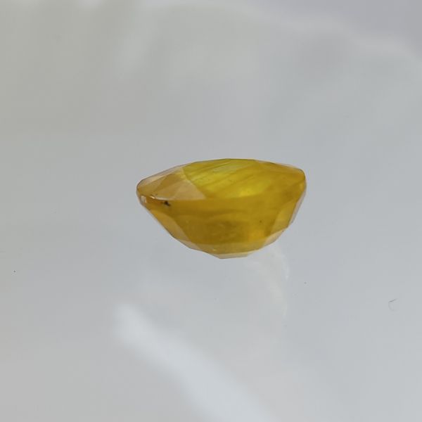 Yellow Sapphire 7.40 carats Bangkok 
