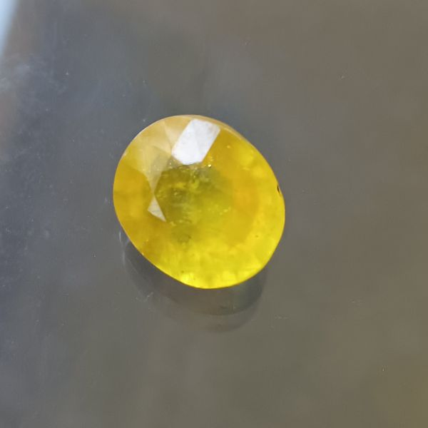 Yellow Sapphire 7.40 carats Bangkok 
