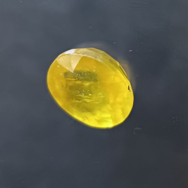Yellow Sapphire 7.40 carats Bangkok 