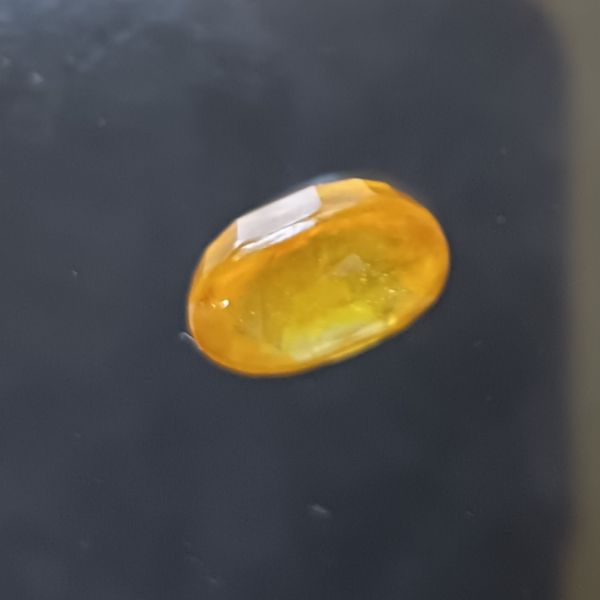 Yellow Sapphire 7.73 carats Bangkok 