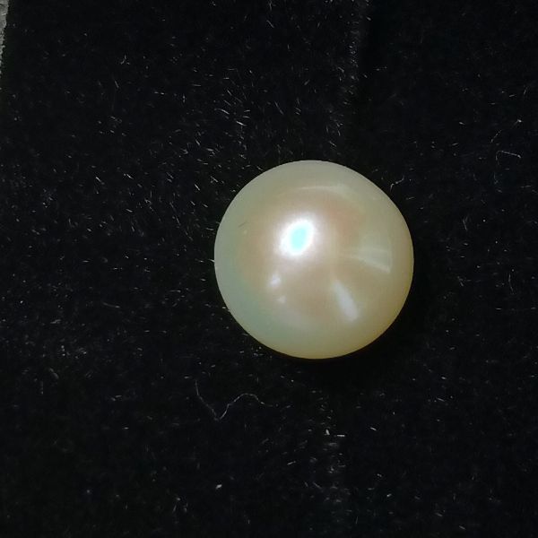 Fresh water Pearl 2.58 carats 