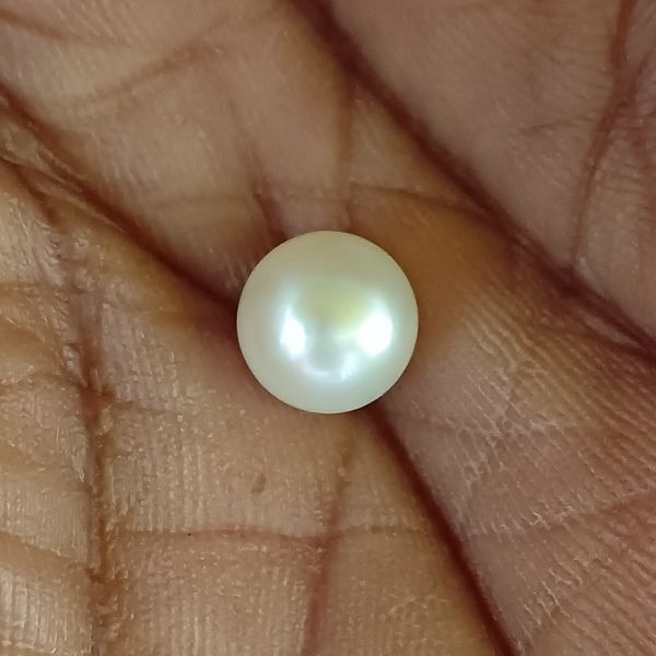 Fresh water Pearl 2.58 carats 