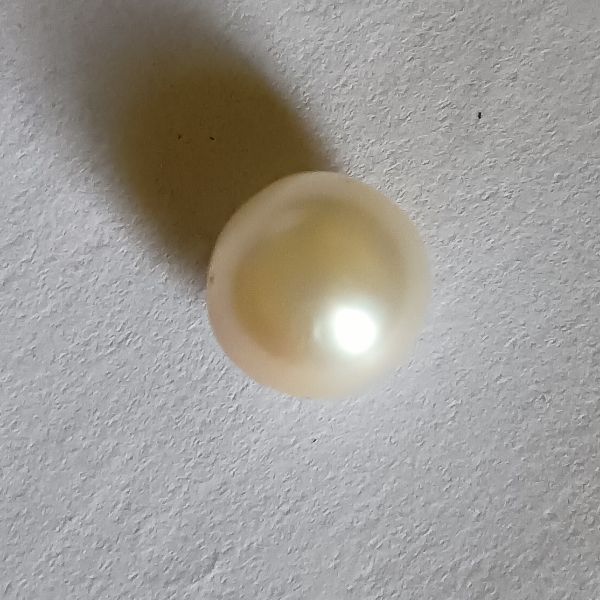 South Sea Pearl 3.81 carats 