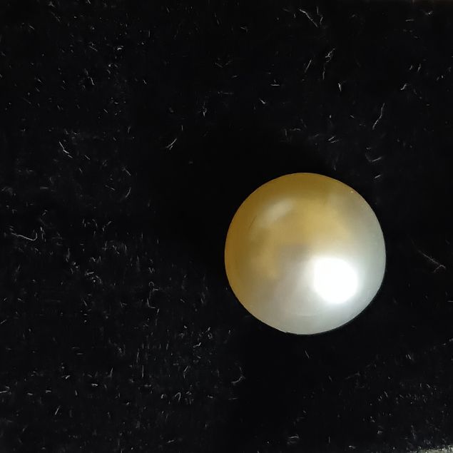 South Sea Pearl 3.92 carats 