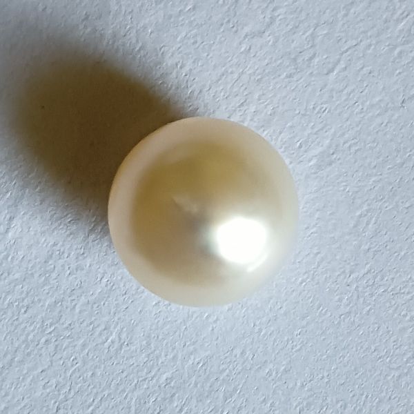 South Sea Pearl 3.92 carats 
