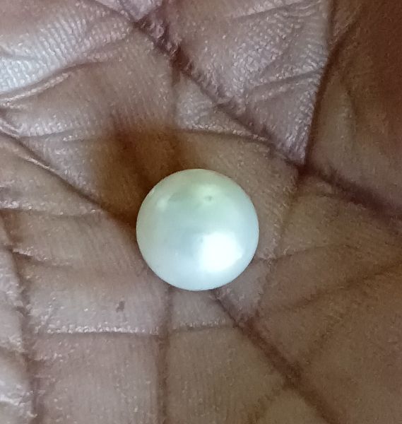 South Sea Pearl 4.57 carats 