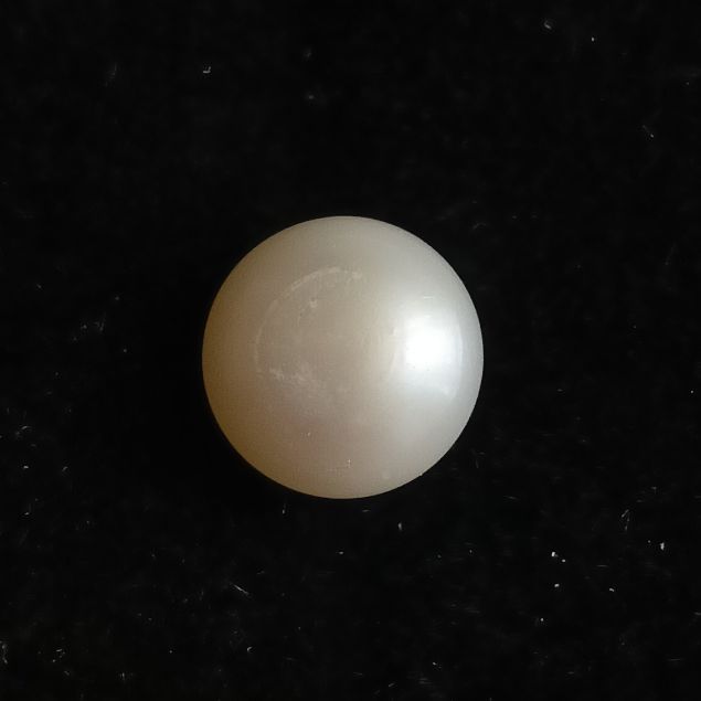 Fresh water Pearl 3.78 carats 