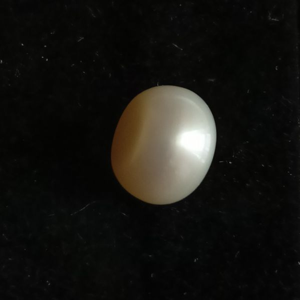 Fresh water Pearl 3.78 carats 