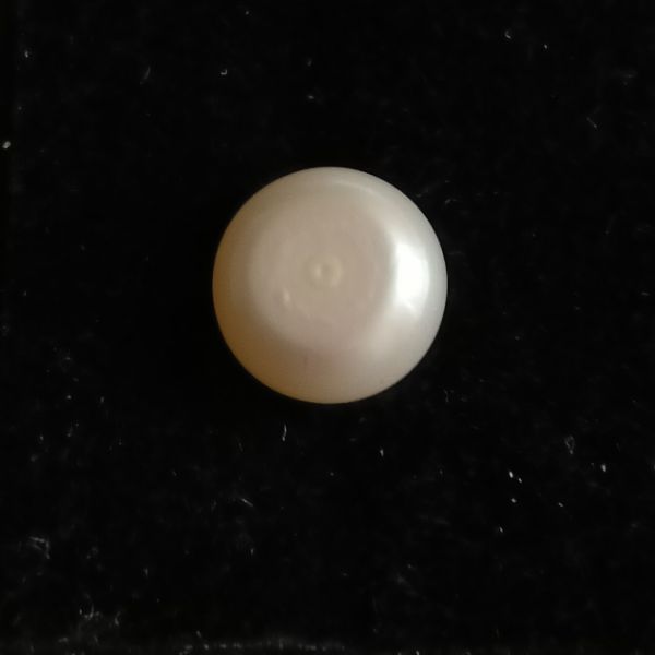 Fresh water Pearl 3.78 carats 